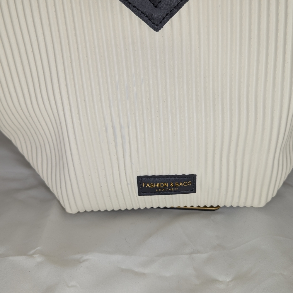 White and Black Women's Handbag - Picture 2 of 6